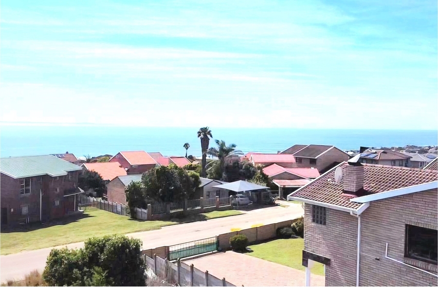 3 Bedroom Property for Sale in Wavecrest Eastern Cape